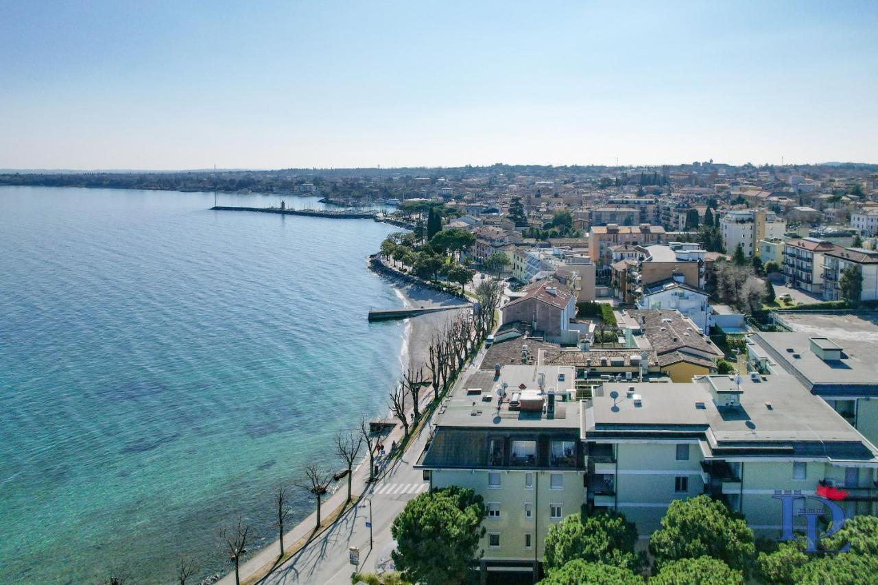 Desenzanoloft Official Partner Marriott Homes & Villas - Charming On The Lake Front Lake Desenzano del Garda Exterior foto